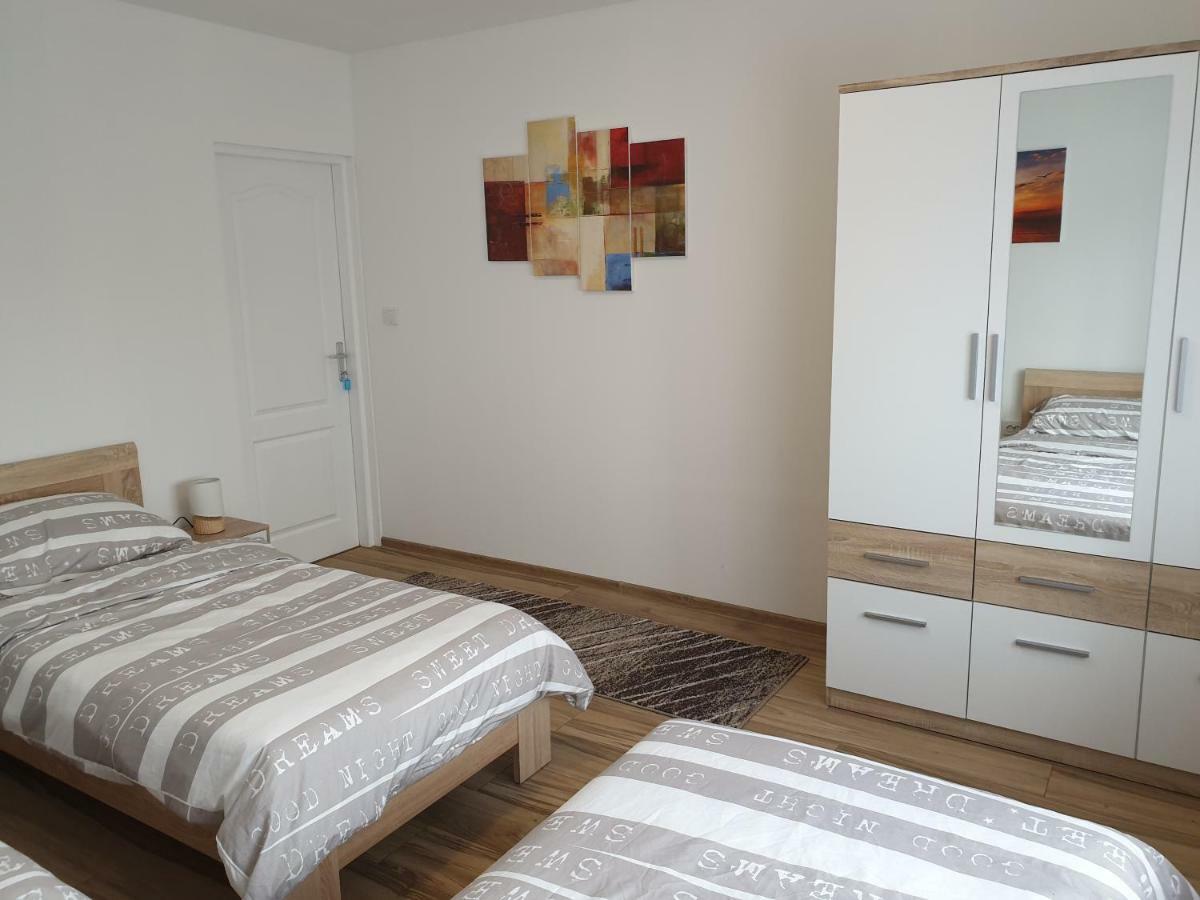 Apartman Majetic Otočac Εξωτερικό φωτογραφία