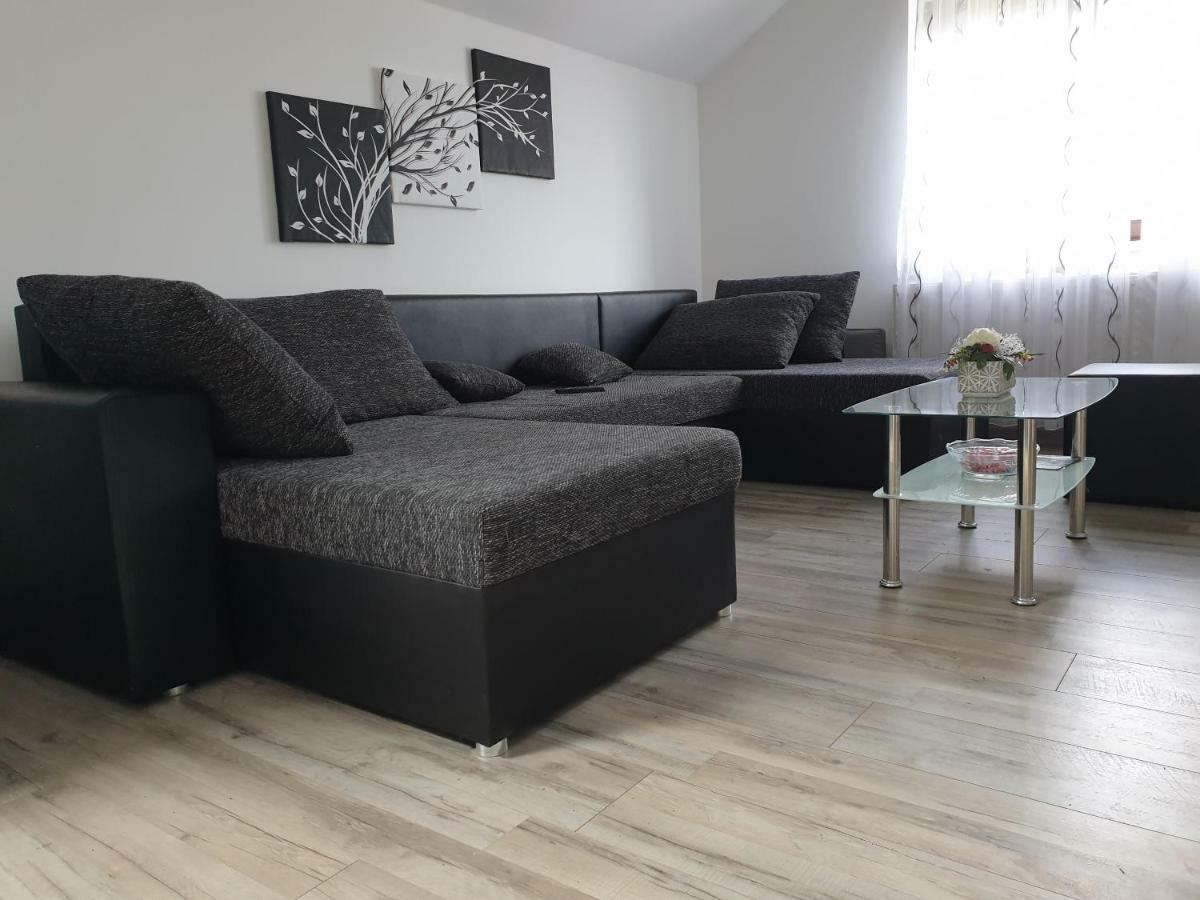 Apartman Majetic Otočac Εξωτερικό φωτογραφία